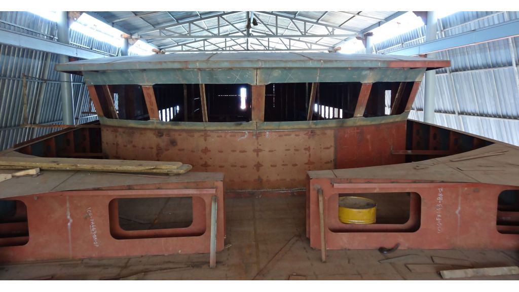 steel-hull-motor-yacht-for-sale (7)