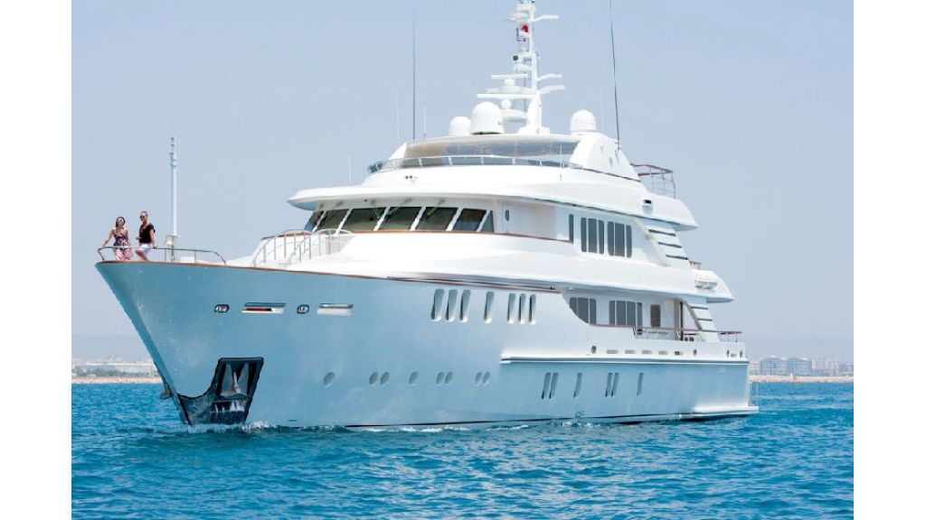 Composite luxury motor yacht (45)