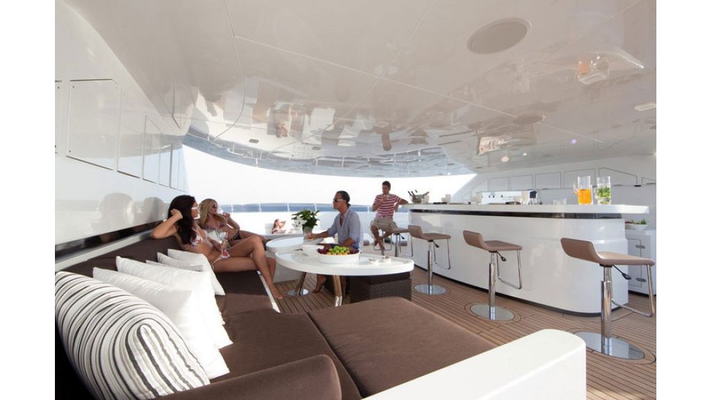 Composite luxury motor yacht (56)