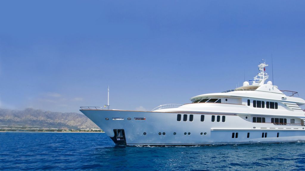 Composite-luxury motor yacht master