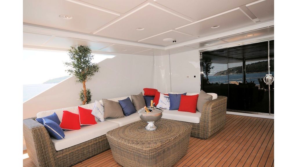 exclusive-motoryacht-for-sale-13