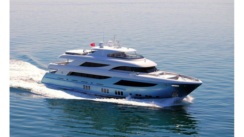 exclusive-motoryacht-for-sale-2