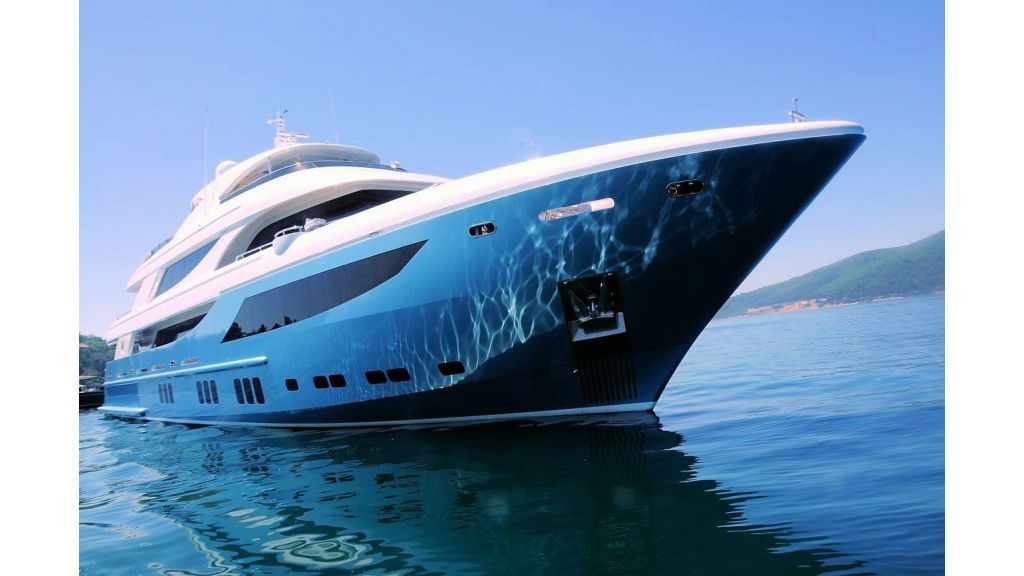 exclusive-motoryacht-for-sale-3