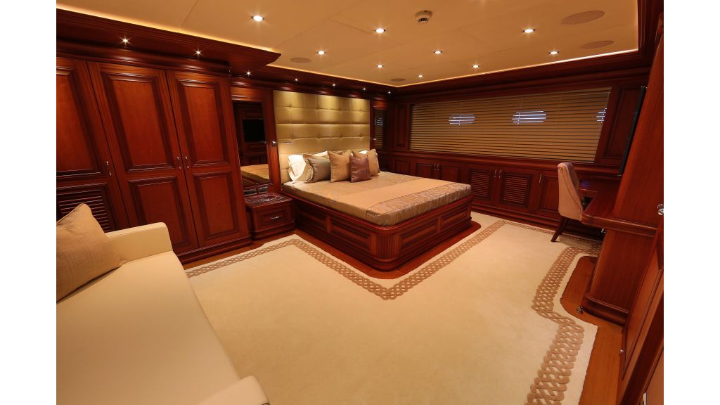 2012 Classic design motoryacht (1)