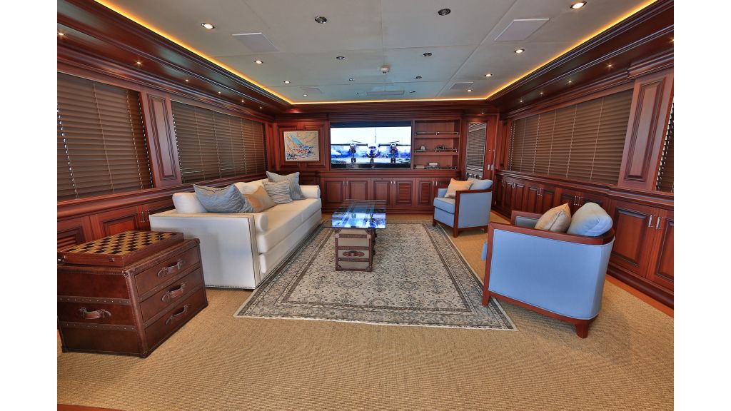 2012 Classic design motoryacht (112)