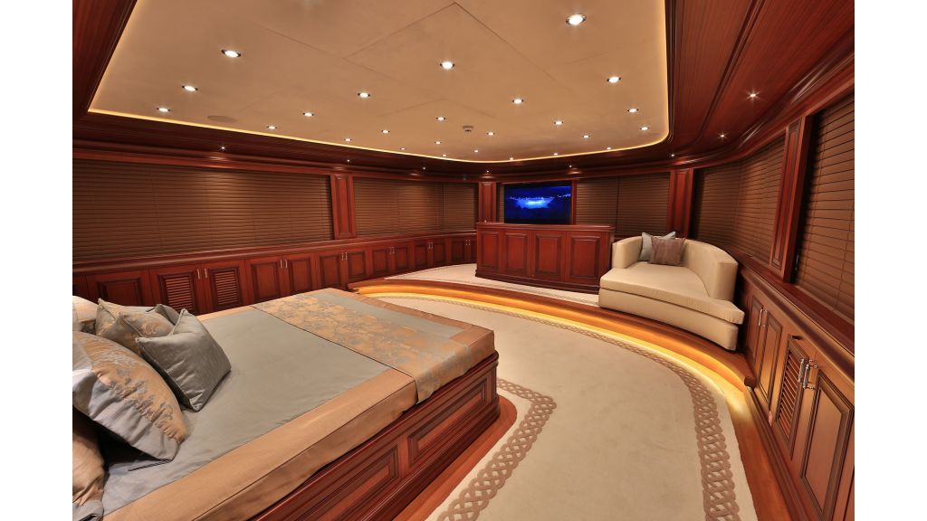 2012 Classic design motoryacht (118)