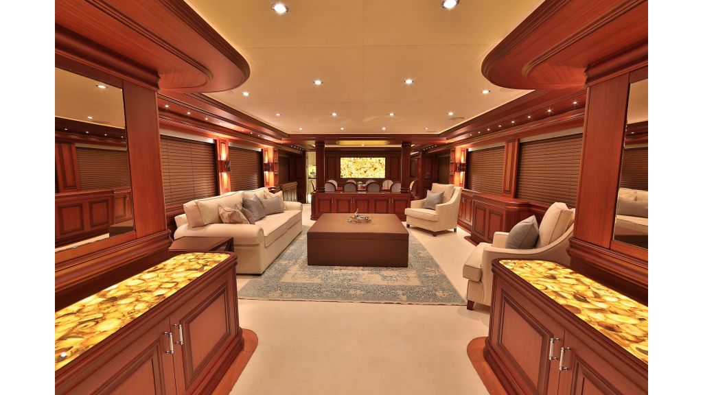 2012 Classic design motoryacht (131)