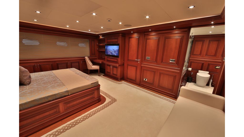 2012 Classic design motoryacht (78)