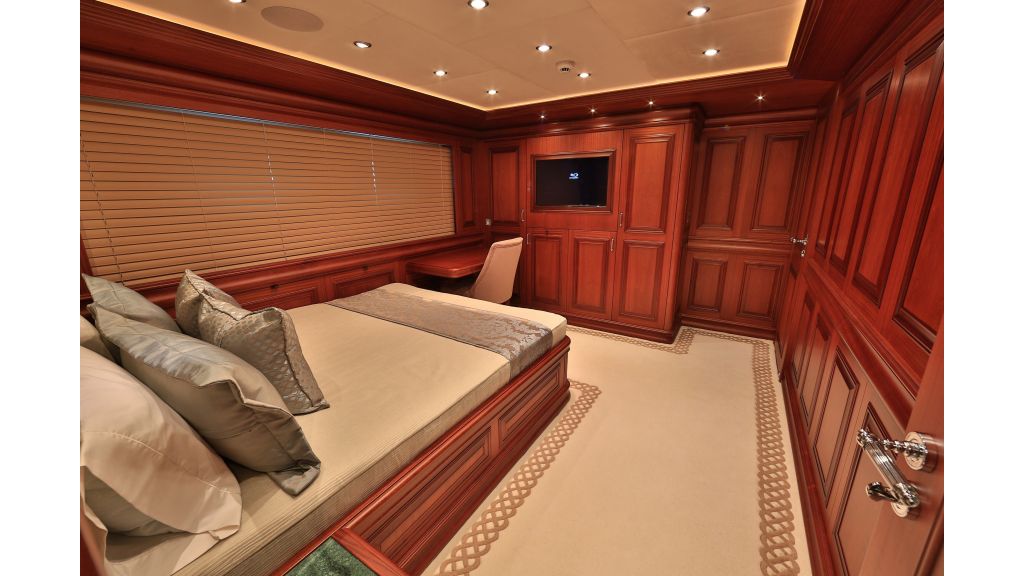 2012 Classic design motoryacht (97)