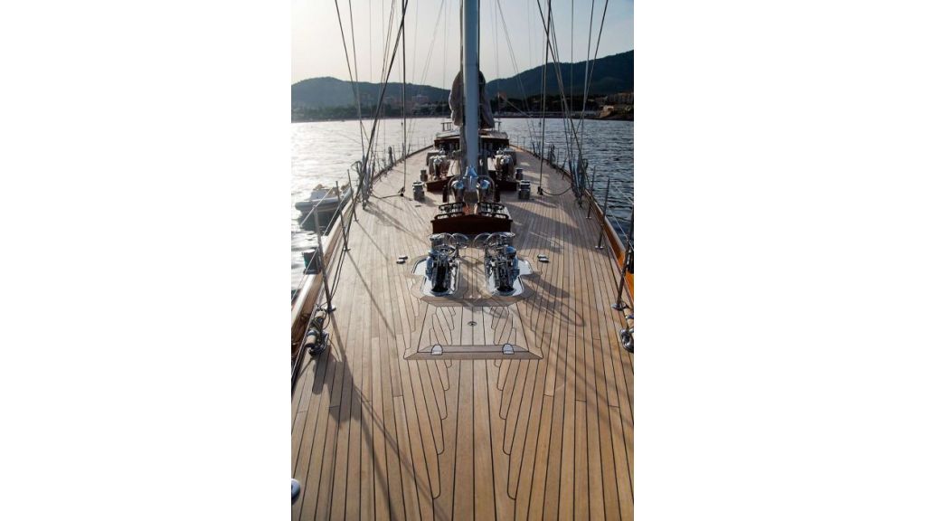 Luxury Sailing Yacht for sale (14)