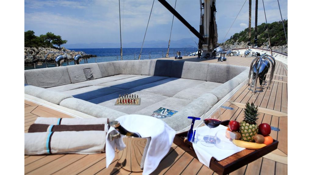 Luxury_5_cabins_gulet main deck