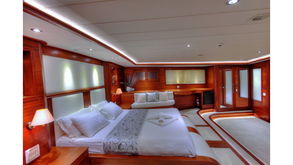 Alessandro Luxury sailing yacht (31)