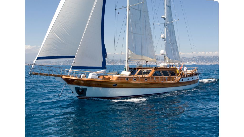 Motor Sailor yacht for sale (24)