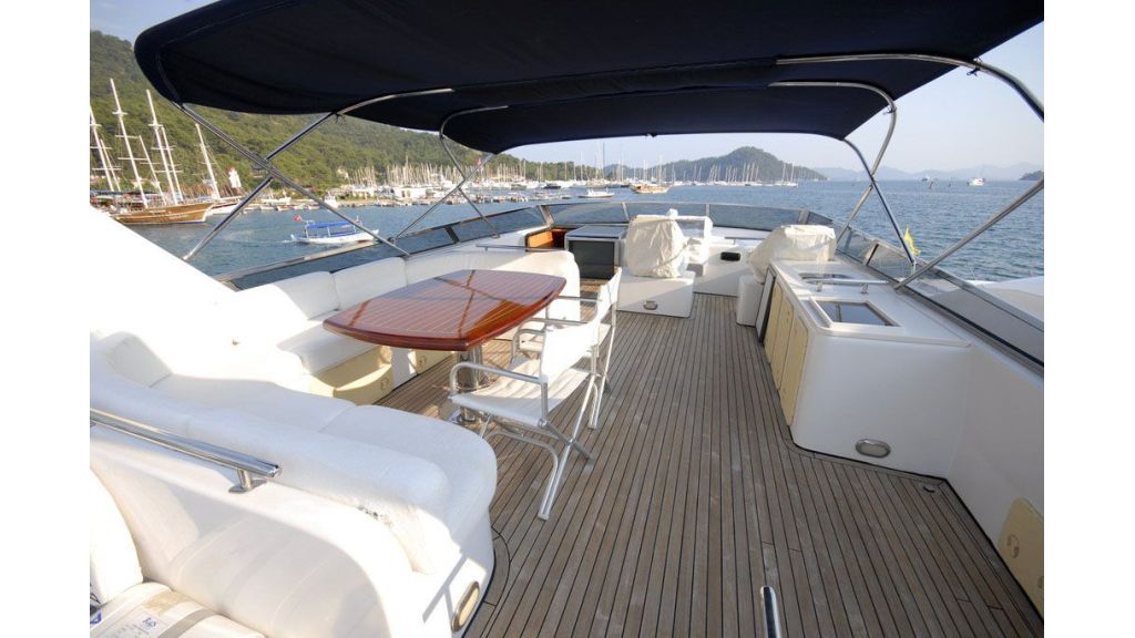 Luxury Cheap_motoryacht_for_sale (23)