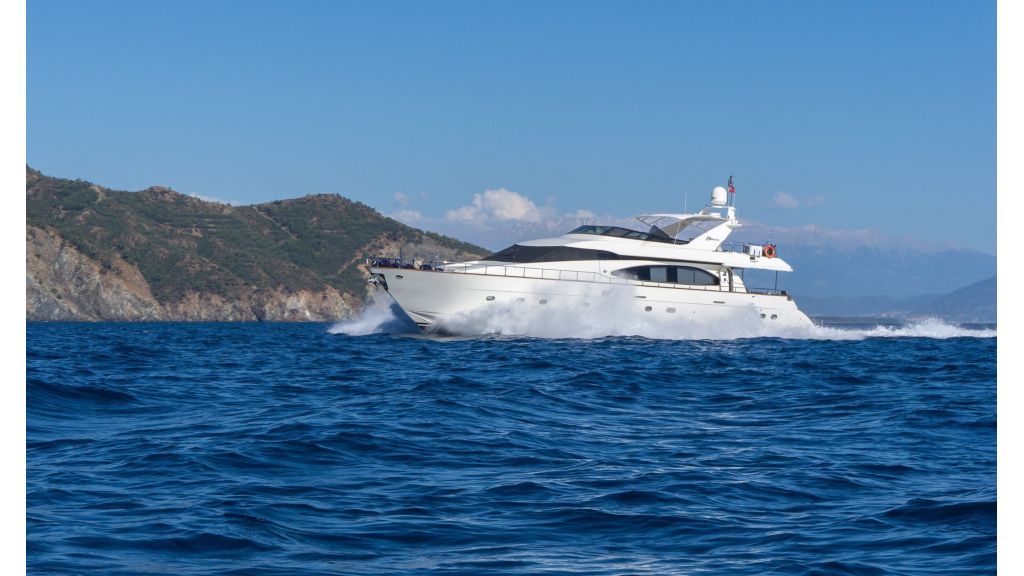 Stoli Azimut 85 Motor Yacht (4)