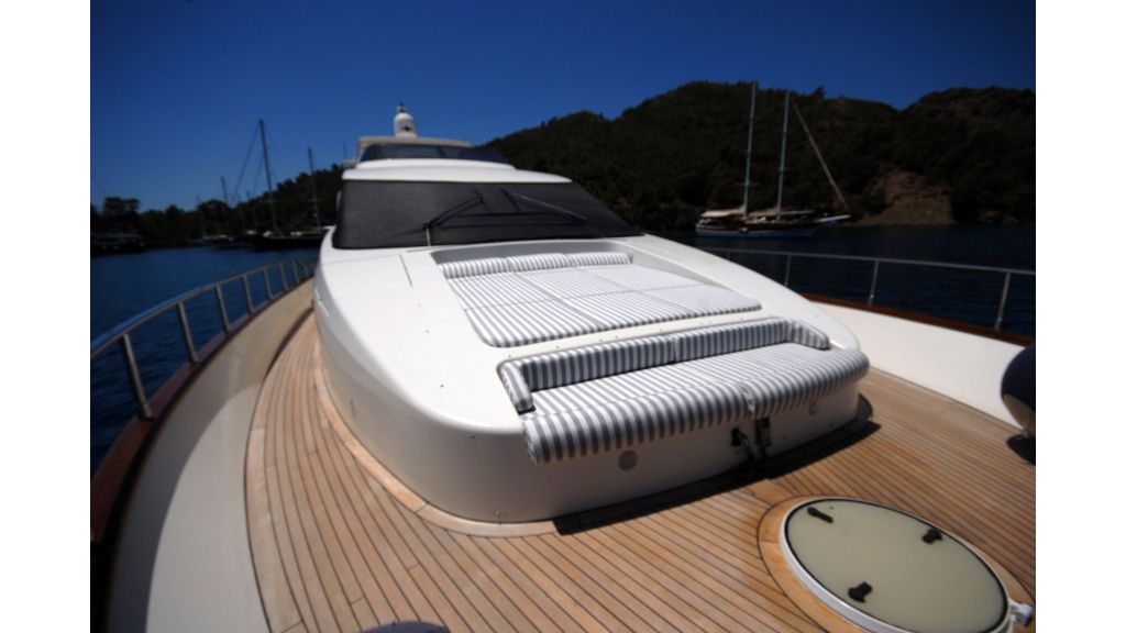 Stoli Azimut 85 Motor Yacht (46)