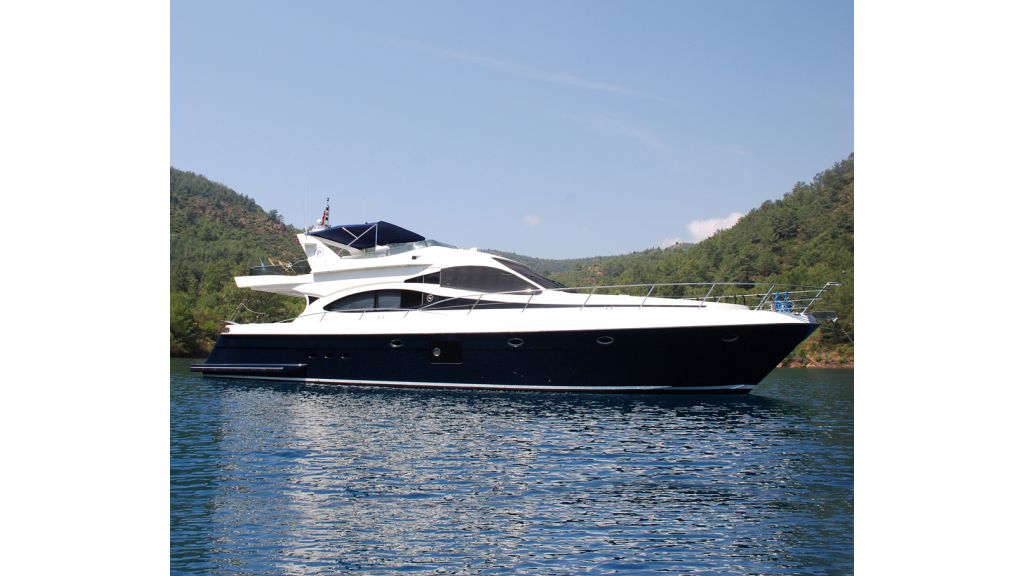 Laminated Motoryacht (9)