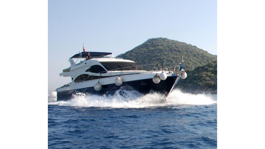 Laminated Motoryacht (17)