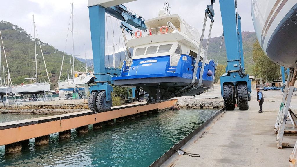 24m Steel Trawler Yacht DryDocked (1)