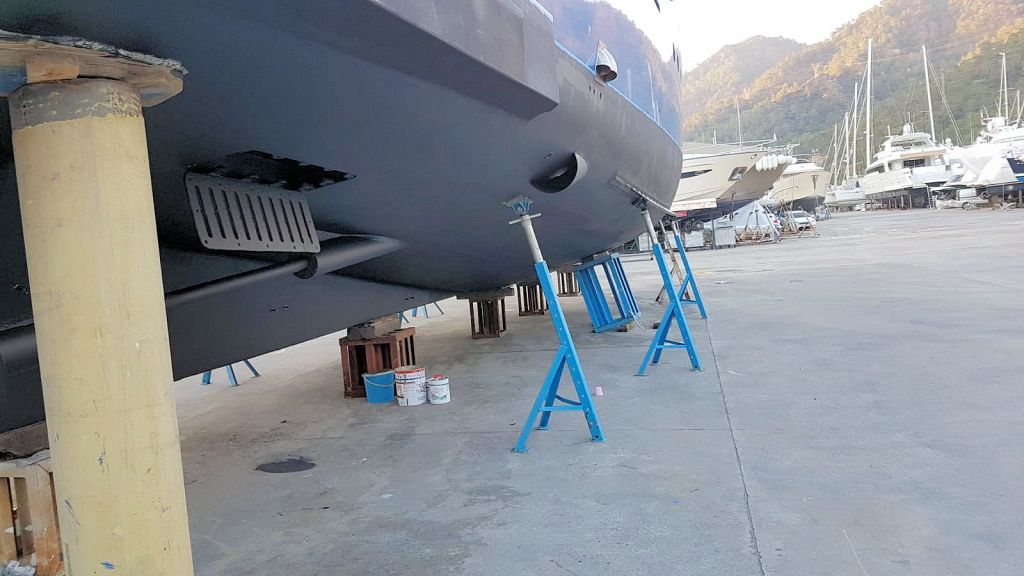 24m Steel Trawler Yacht DryDocked (7)