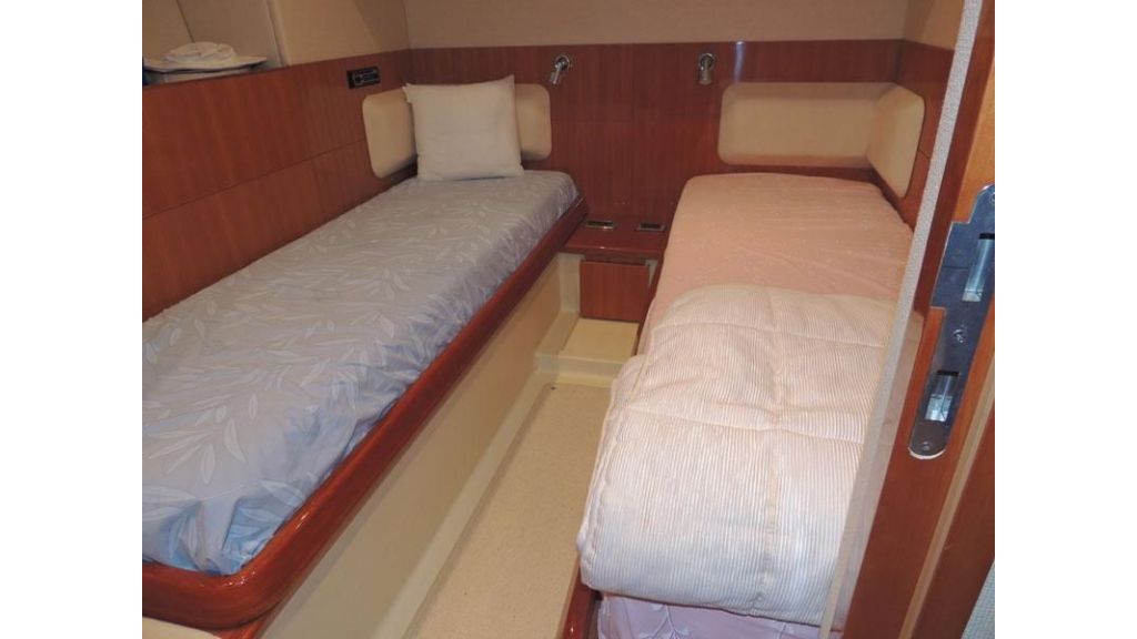 Aicon 54 For charter yacht  (14)