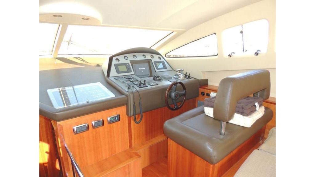 Aicon 54 For charter yacht  (9)
