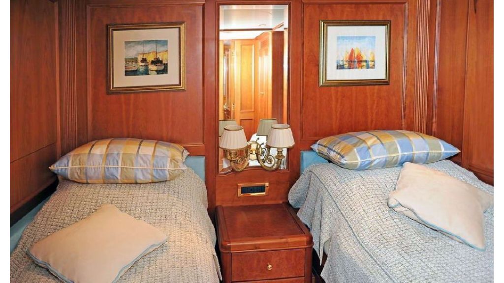 2006 Benetti Classic 115 (5)