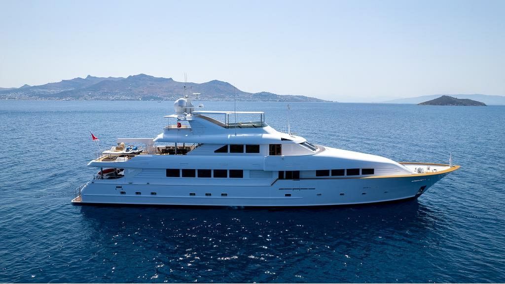 Broward 130ft Motor Yacht (05)