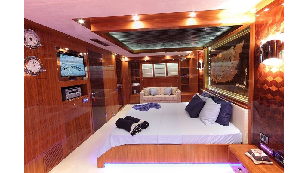 Custom Sailing Yacht for Sale (16)