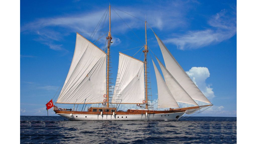 classic-schooner-for-sale (1)
