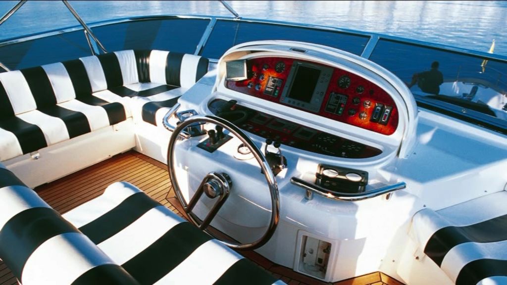 Mira Mare Luxury Motor Yacht (9)