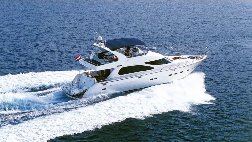 Mira Mare Luxury Motor Yacht master