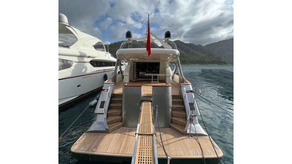 27m-custom-motor-yacht-50