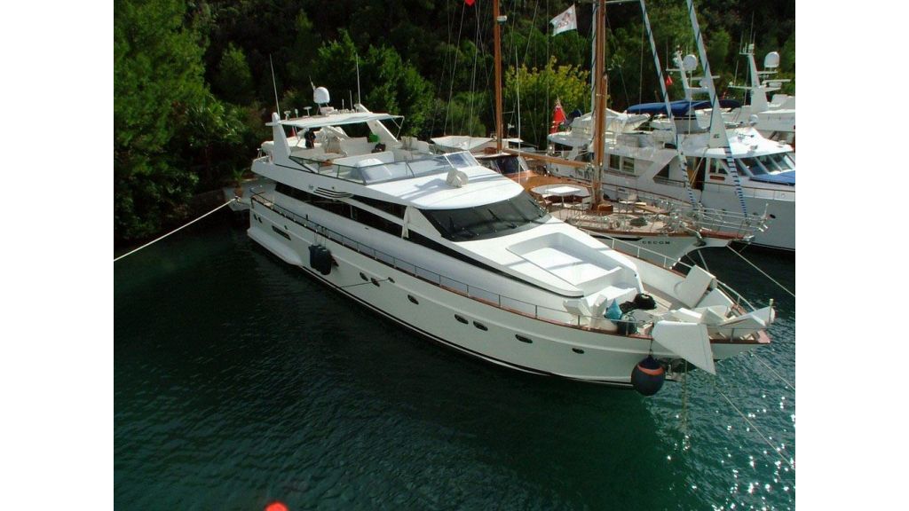 custom-built-motor-yacht (7)