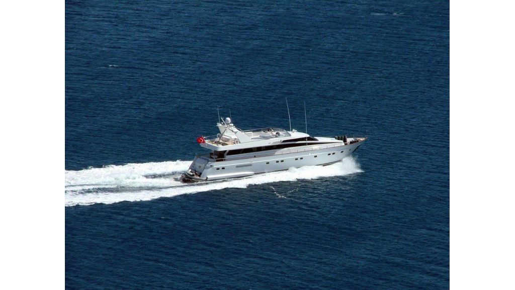 custom-built-motor-yacht (8)