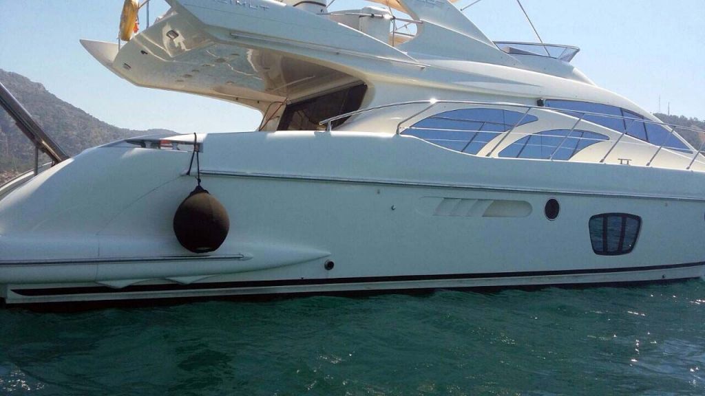 Azimut 62 motor yacht for sale-master