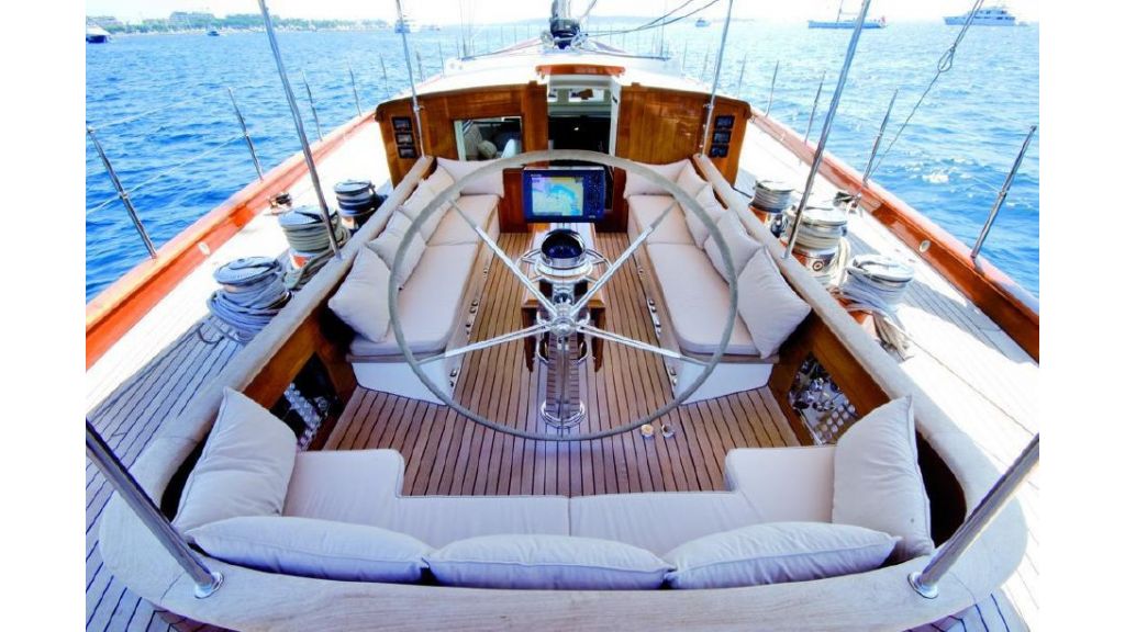 Super Sailing Yacht for sale (8)