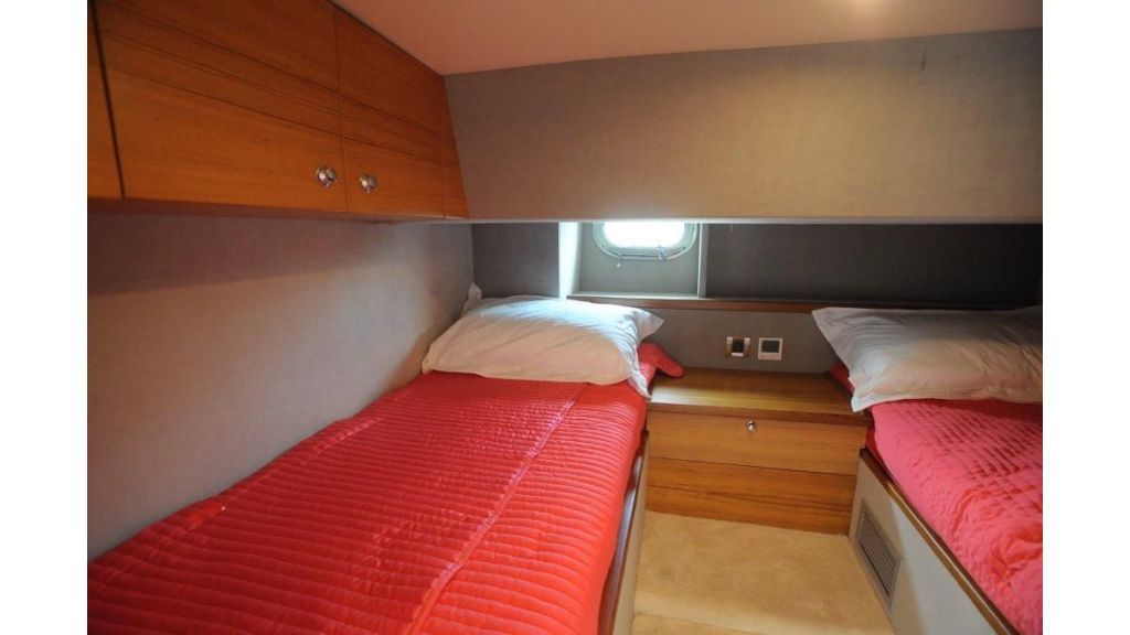 22 M 4 Cabins Trawler (25)