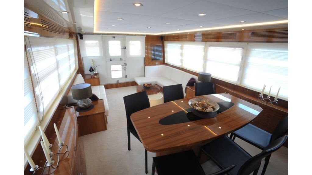 22 M 4 Cabins Trawler