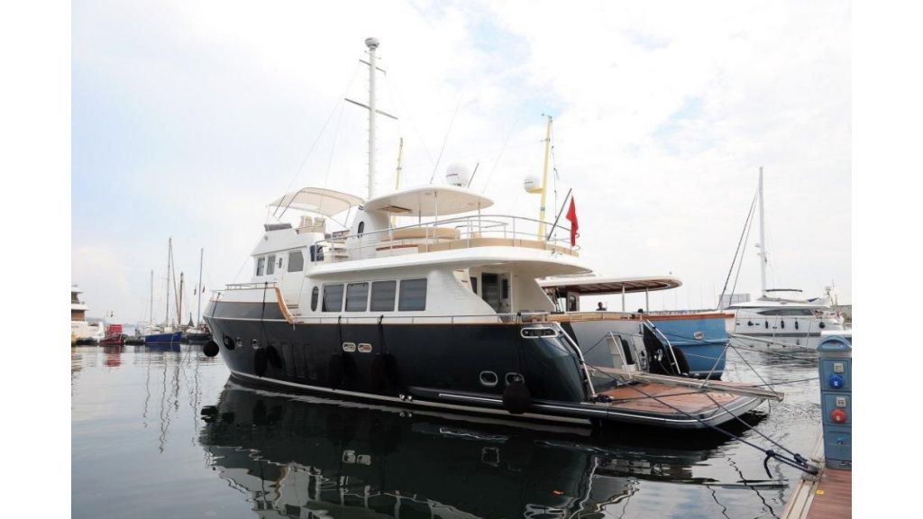 22 M 4 Cabins Trawler