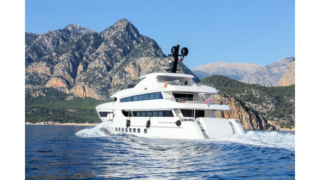 Motor Yacht Bebe (3)