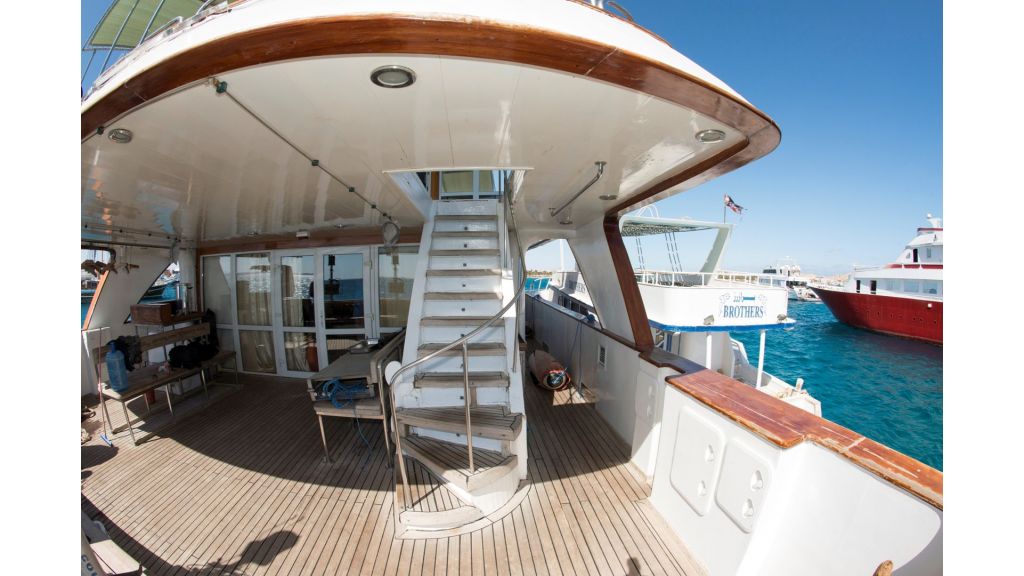 10 Cabins Motor Yacht (3)