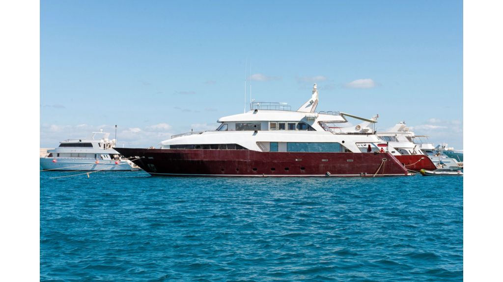 10 Cabins Motor Yacht (31)