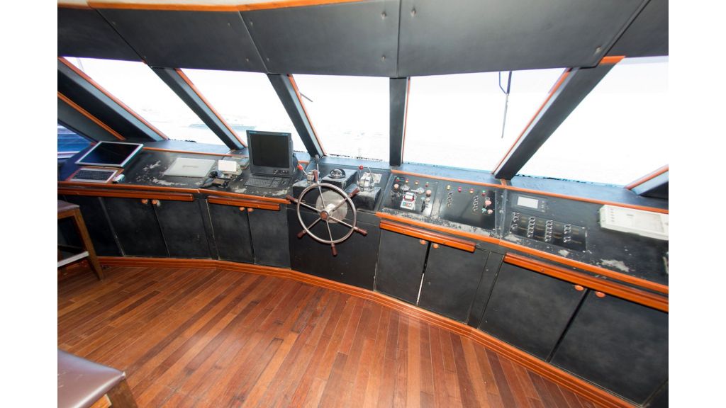 10 Cabins Motor Yacht (39)