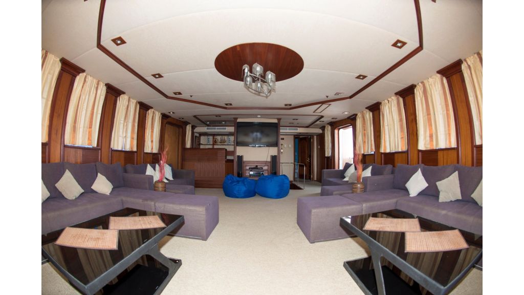10 Cabins Motor-yacht