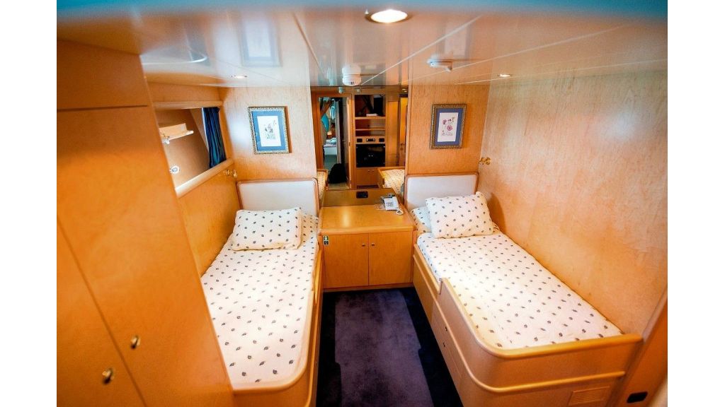 Motor Yacht Aktobe Twin Room