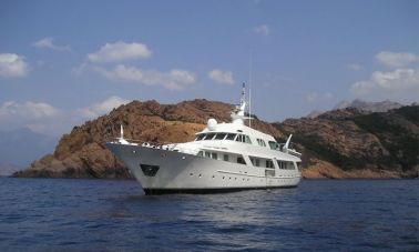 Motor Yacht Intuition Lady (1)