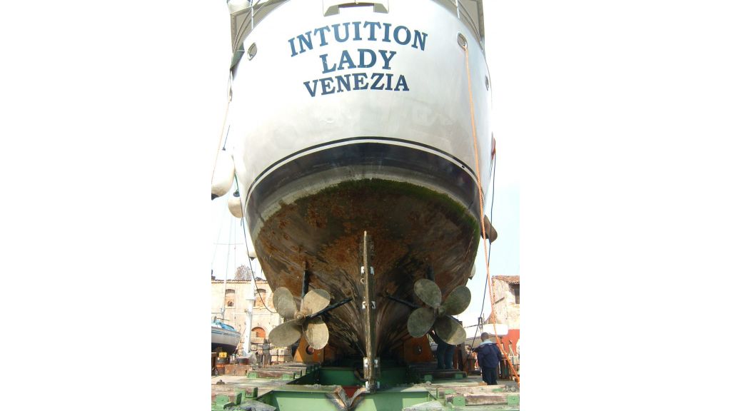 Motor Yacht Intuition Lady (32)