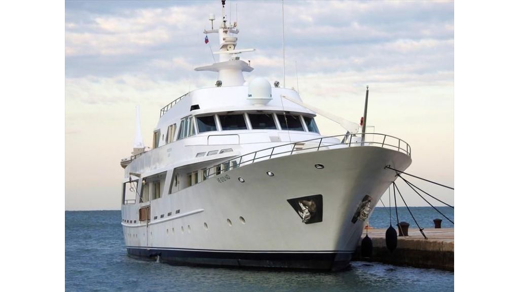 Motor Yacht Intuition Lady (38)