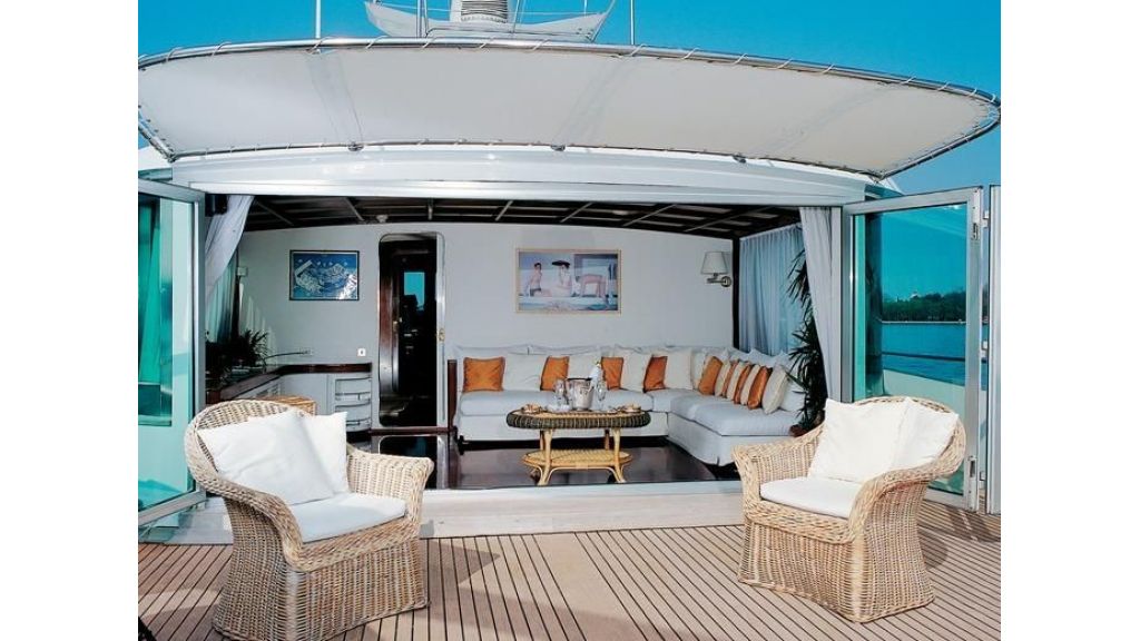 Motor Yacht Intuition Lady Deck